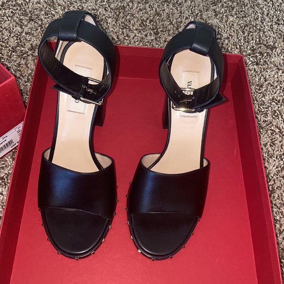 Valentino Sandals - Picture 2 of 12